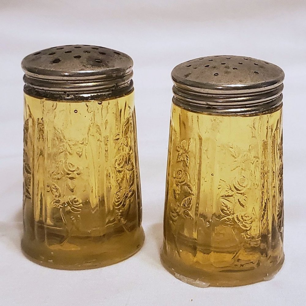 Vintage Federal Glass 'Sharon Amber' Shaker Set